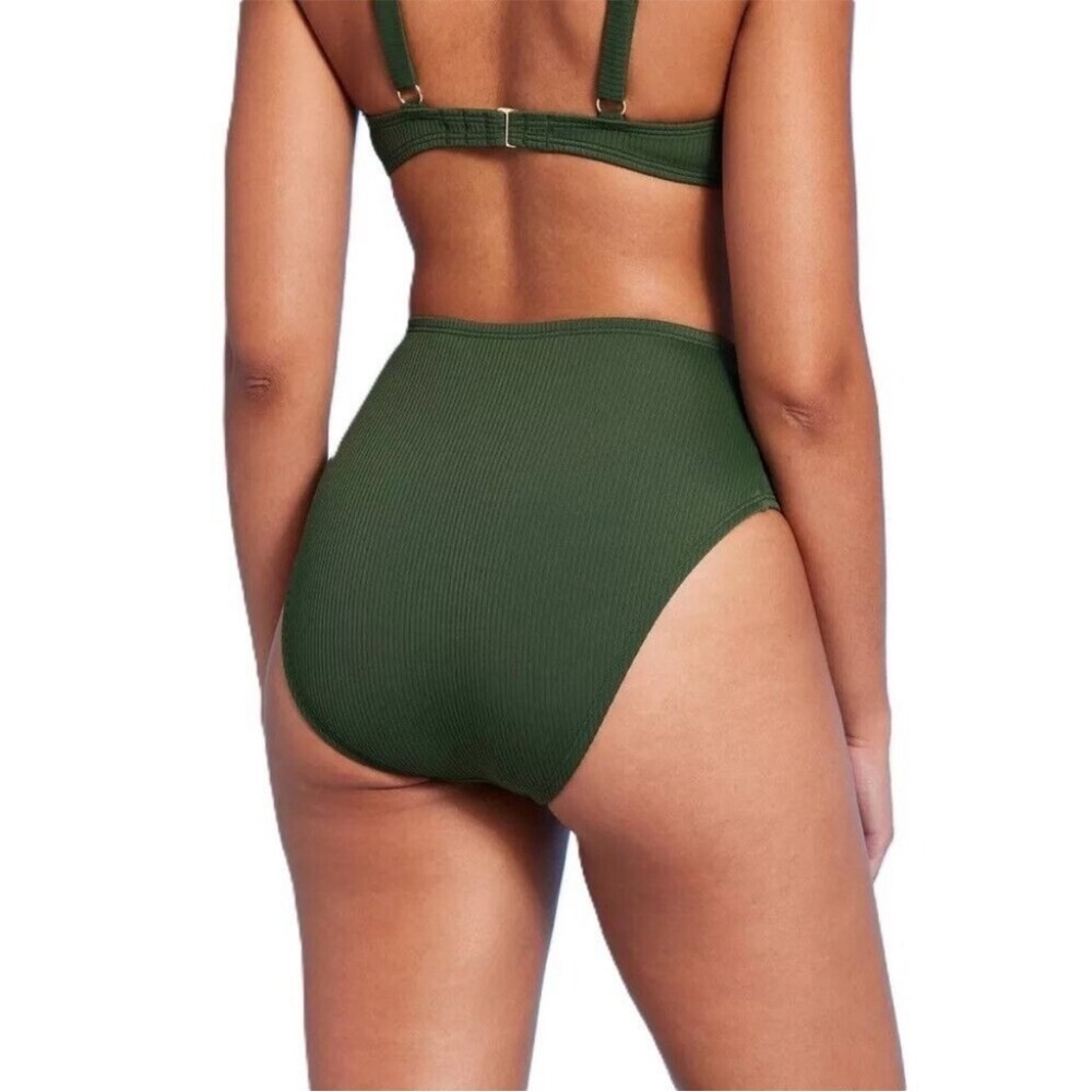 Women's Retro Ribbed Underwire Bikini Top
- Shade & Shore™ Dark Green 34 C - Picture 7 of 14